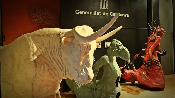 Las escuturas 'El Bou', la 'Ramona' y 'Helena Muraena'