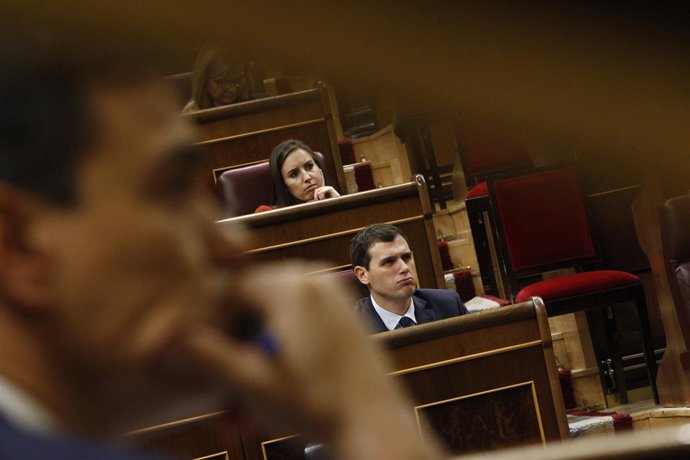 Pedro Sánchez y Rivera en el debate de investidura Congreso