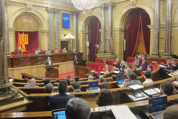 Alejandro Fernández (PP) en el pleno del Parlament