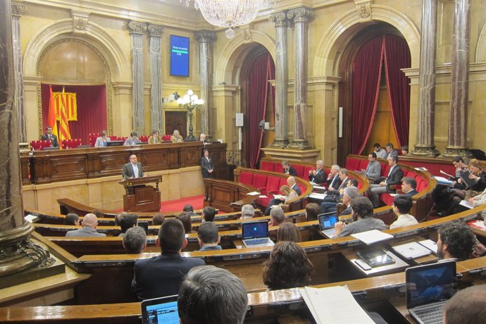Alejandro Fernández (PP) en el pleno del Parlament