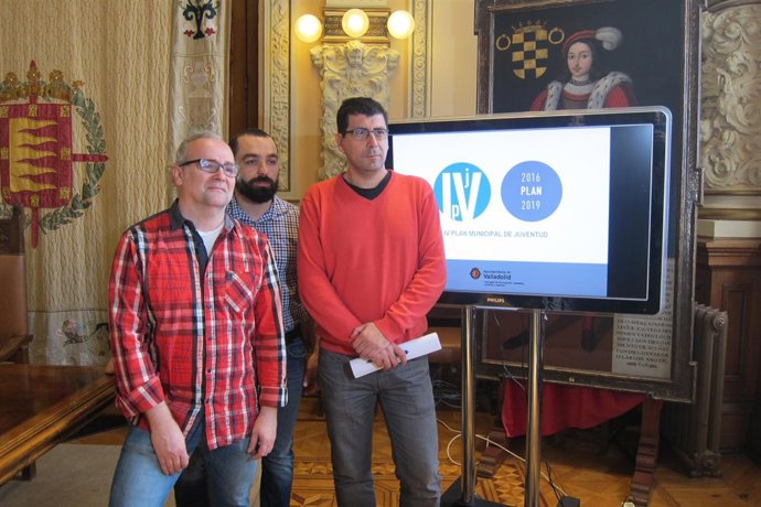 Bustos presenta la web para la participación de los jóvenes