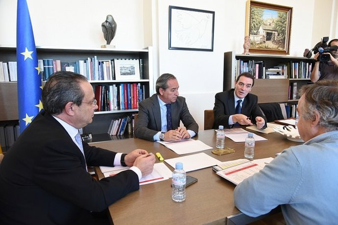 Consejero de Hacienda y Cecam