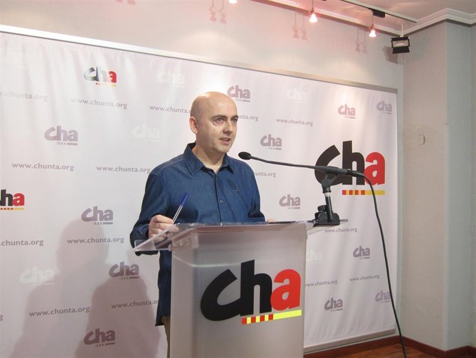 Miguel Jaime (CHA) ha presentado la moción en defensa del modelo comarcal