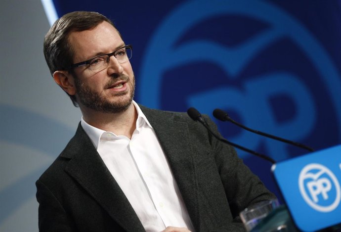 Javier Maroto en la sede del PP