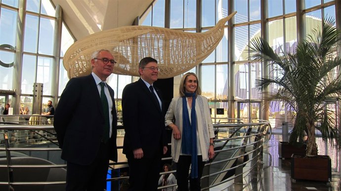 Ximo Puig en su visita al Oceanogràfic