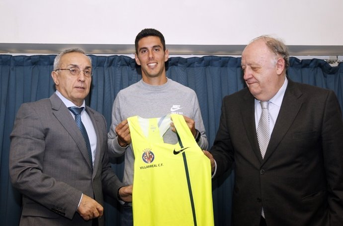 Pablo Torrijos con Alejandro Blanco y José Manuel Llaneza (Villarreal)