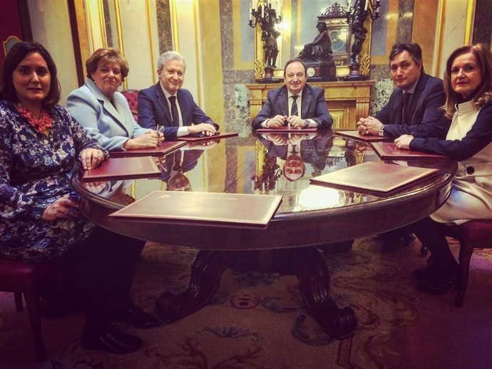 Sanz con Parlamentarios Populares