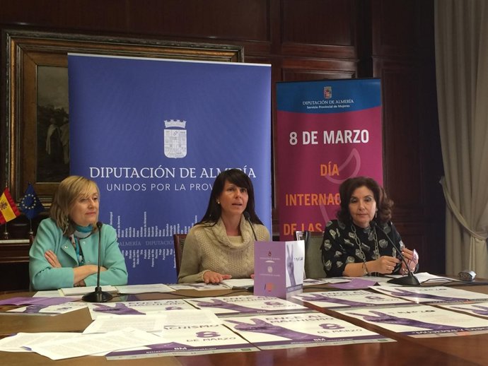 La diputada de Igualdad, Dolores Martínez, ha presentado su programa para 2016.
