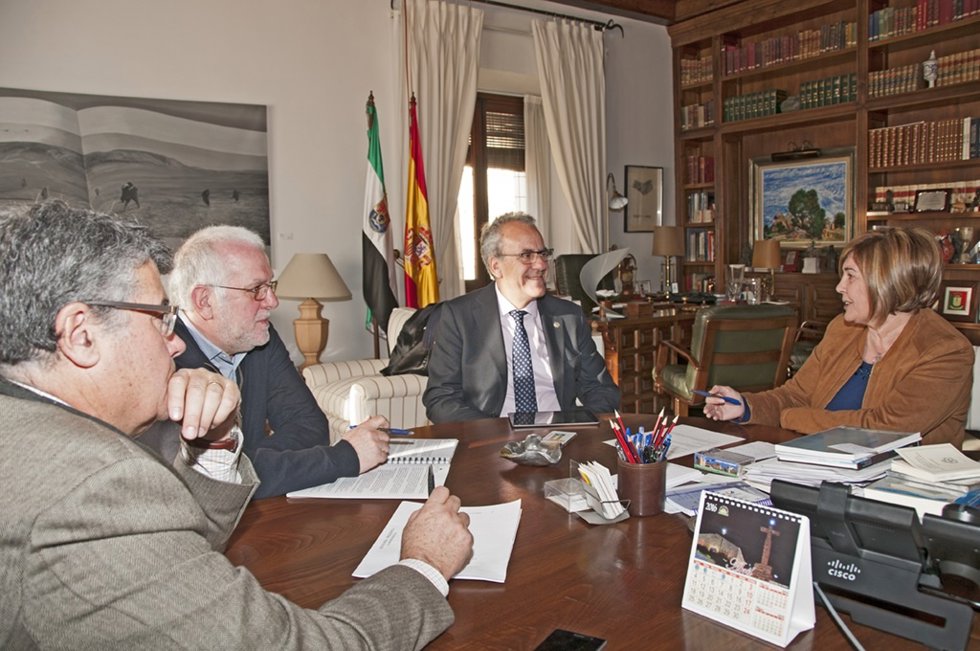 Reunión Diputación de Cáceres y Universidad de Extremadura
