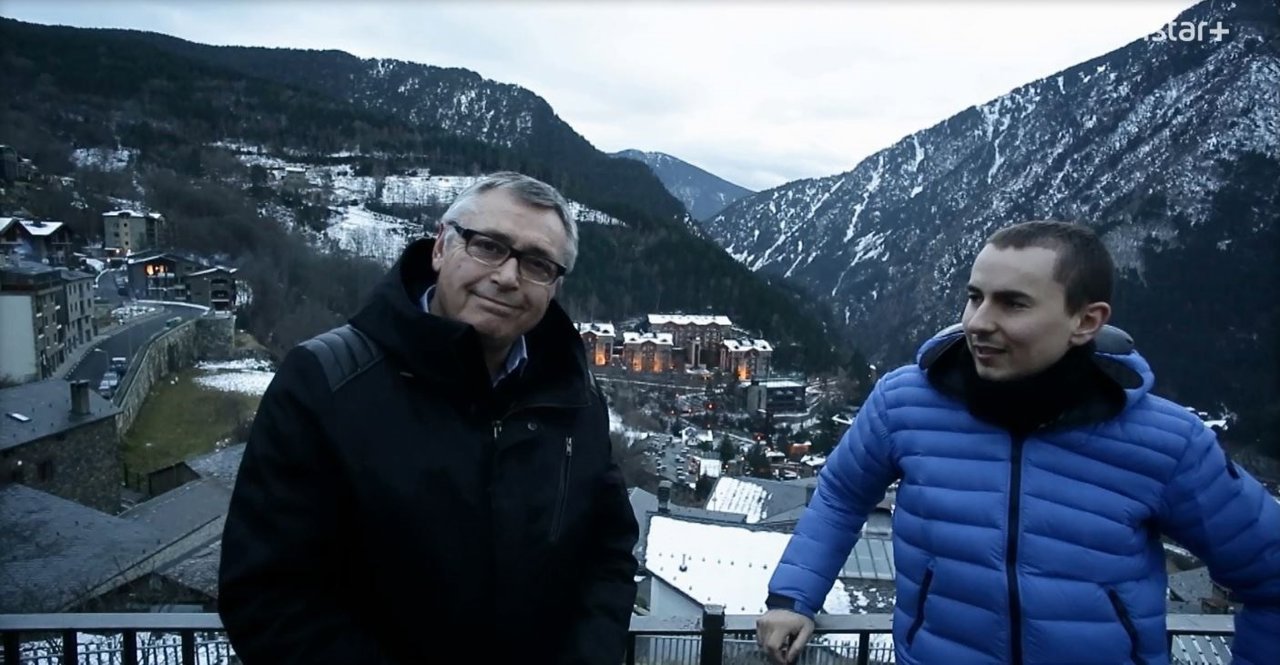 Jorge Lorenzo y Michael Robinson en el especial En la piel de Lorenzo