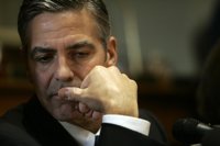 George Clooney llama "fascista xenófobo" a Donald Trump