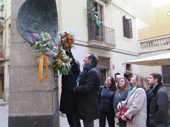 FOTO DE RAMON ESPADALER I SÒNIA RECASENS. OFRENA FLORAL SANT MEDIR