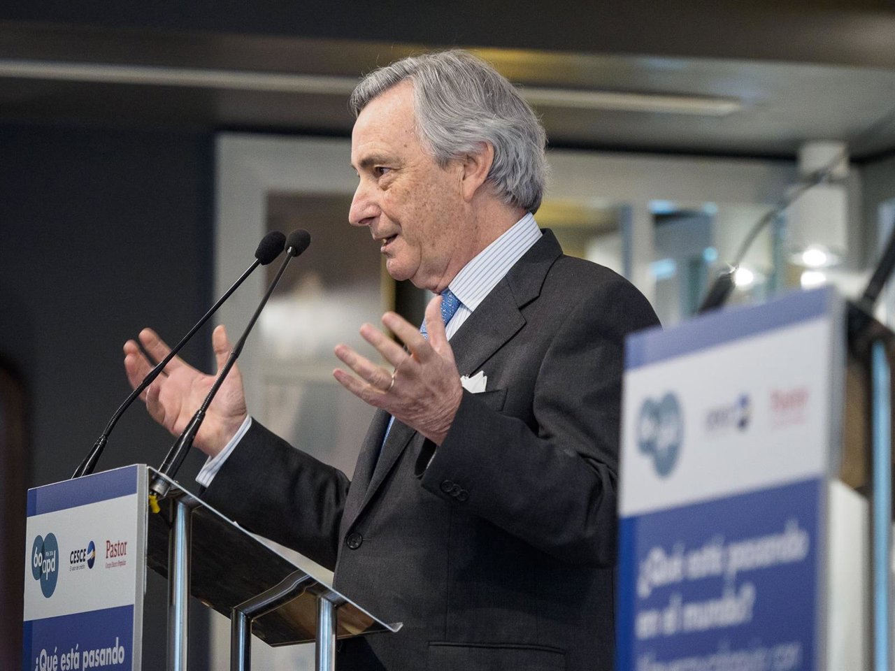 Jorge Dezcallar en el Almuerzo-Coloquio "Que Está Pasando en el Mundo" de APD.