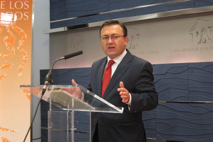 El secretario del Grupo Socialista en el Congreso, Miguel Ángel Heredia