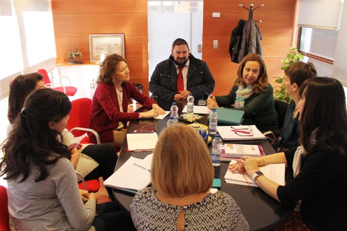 La consejera conoce el proyecto 'Telemonitorización'