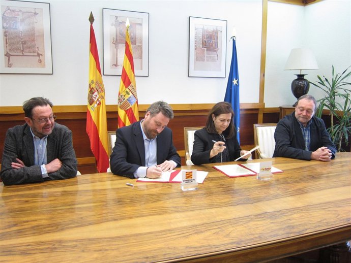 Soro y Sánchez han firmado el convenio de colaboración este viernes