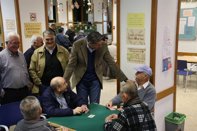 X.G.Albiol visita una residencia de ancianos