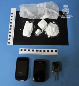 Sustancias y elementos incautados al detenido 