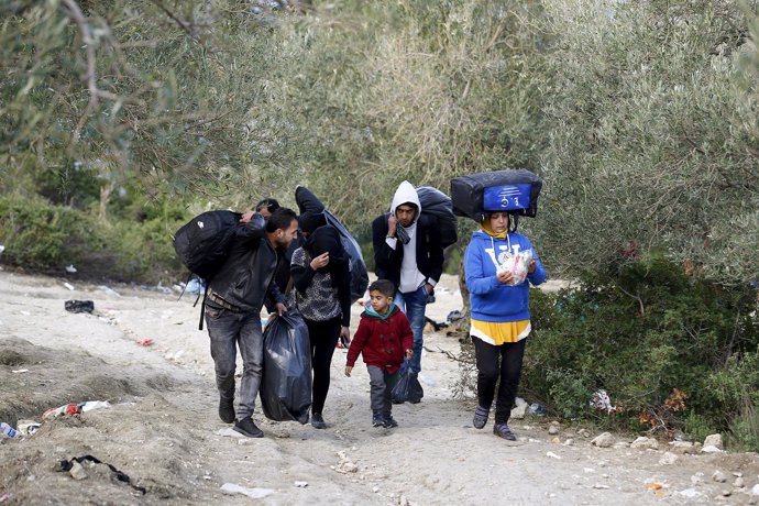 Familia siria en Turquía tras intento fallido de cruzar a la isla griega de Lesb