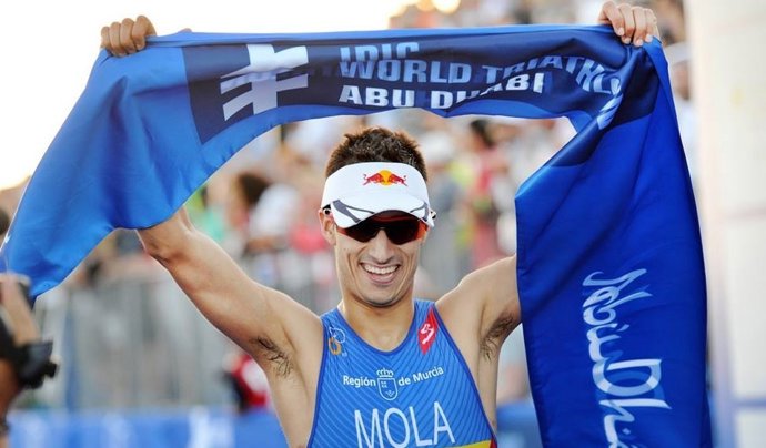 Mario Mola triatlón Series Mundiales Abu Dabi