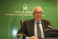 El consejero de Empleo respalda las primeras declaraciones en la comisión de formación