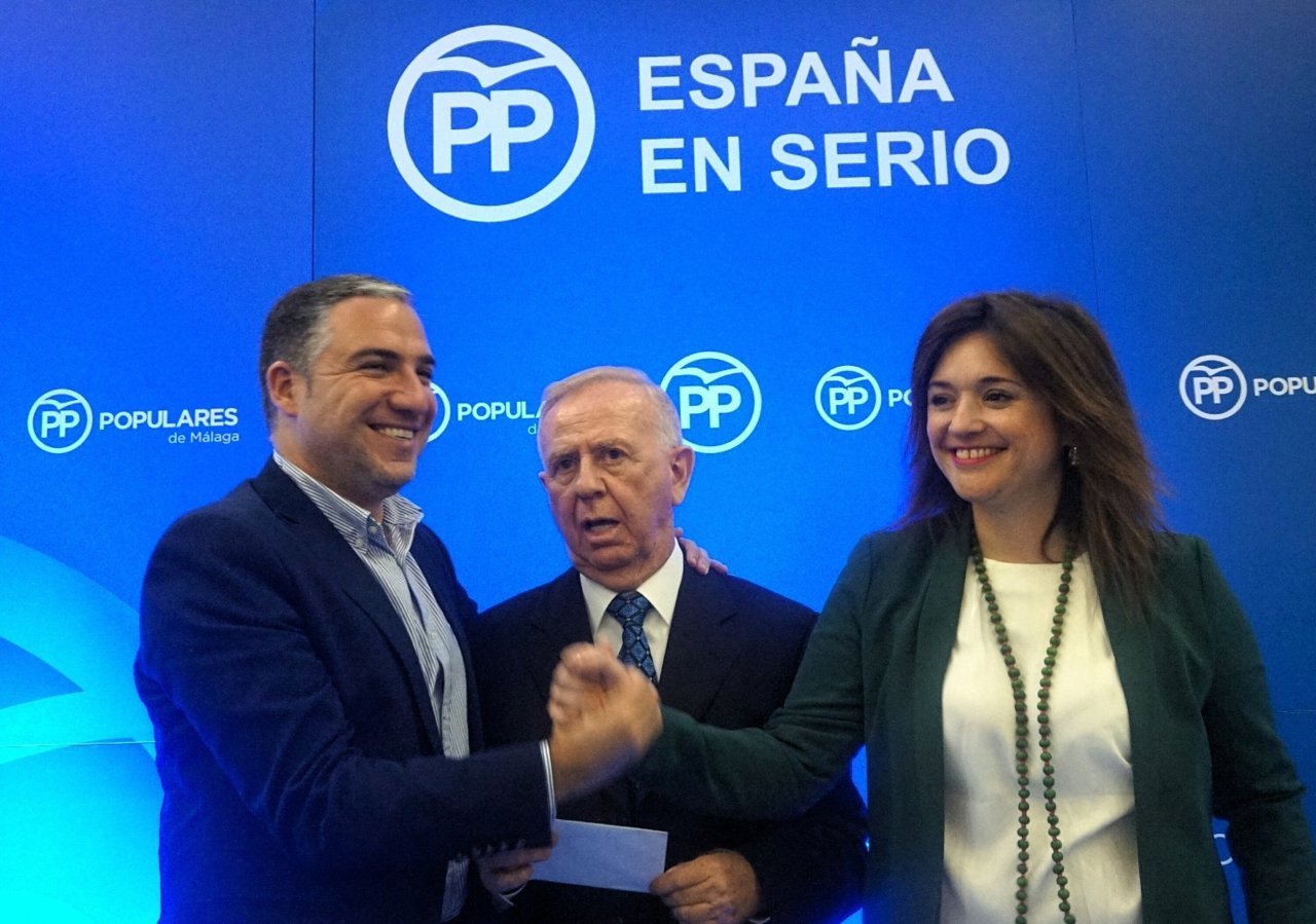 Elías Bendodo, Pedro Fernández Montes y Margarita del Cid 
