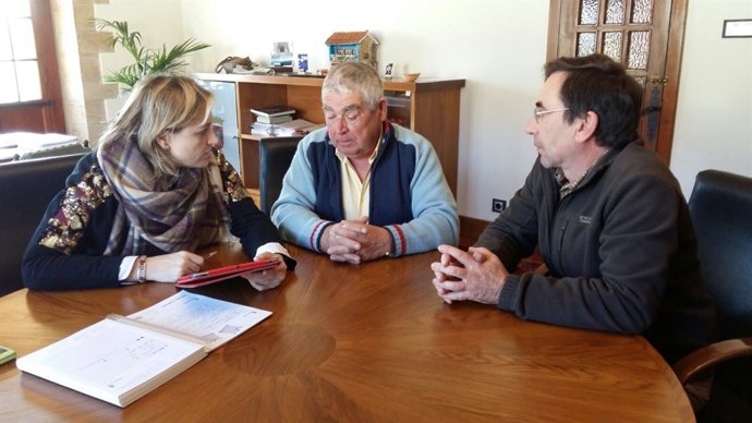 Reunión de Bolado con uno de los pedáneos del PP, Ramón Mazo (Archivo)