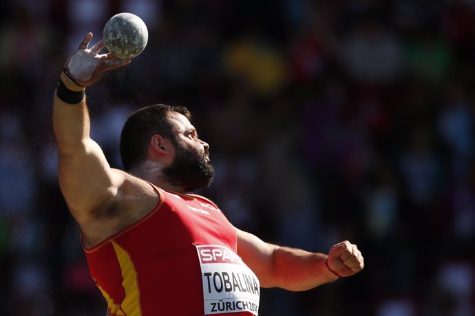 Carlos Tobalina gana el oro en peso y logra la mínima para Portland