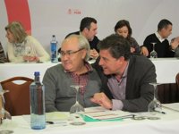 Besteiro destaca que el PSOE actúa con "responsabilidad" en España