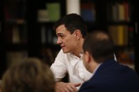Pedro Sánchez avisa a Rajoy de que quien puede convocar una reunión es él, porque tiene ya más escaños que el PP