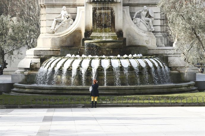 Plaza España, turismo, turistas, fuente, fuentes