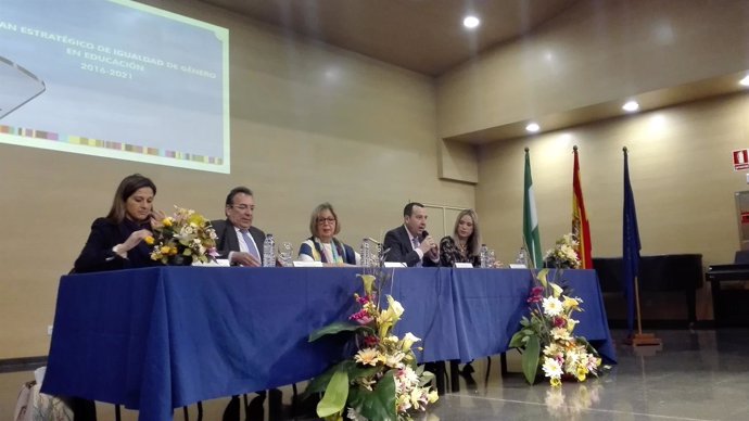 De la Calle presenta el II Plan de Igualdad en Málaga