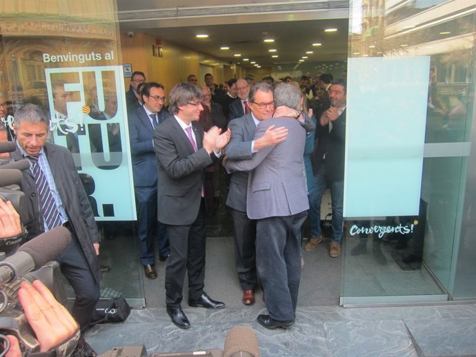 El pte.C.Puigdemont, el expte.A.Mas, y el diputado de DL F.Homs