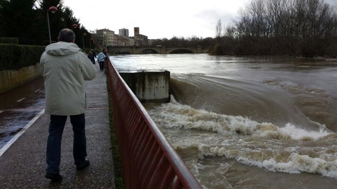 Imagen del río Ebro en su crecida de hace un año