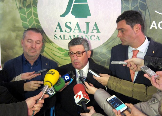 Juan del Pozo atiende a los medios en Salamanca.