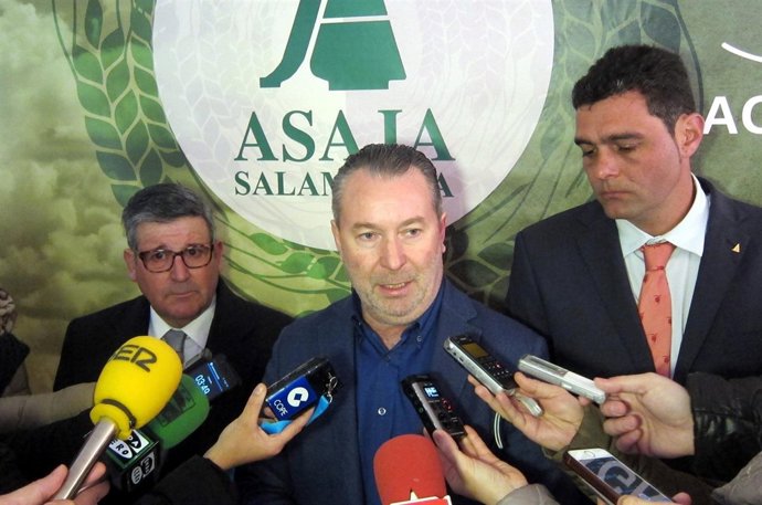 Donaciano Dujo en rueda de prensa en Salamanca.