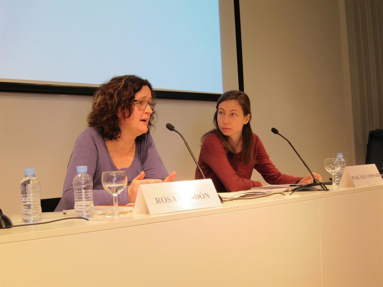 La coordinadora de Sicar cat Rosa Cendón y la portavoz de CCAR Pascale Coissard