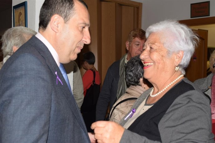 José Luis Ruiz Espejo acude con mujeres de los Centros de Participación Activa