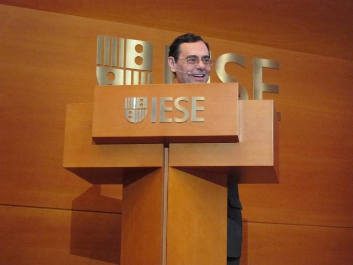 Jaime Caruana, director general del Banco Internacional de Pagos