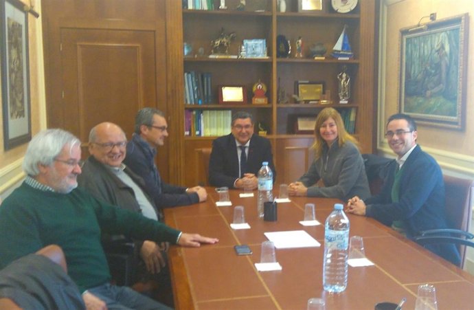 El alcalde de Vélez Málaga y la diputada de Ciudadanos Irene Rivera