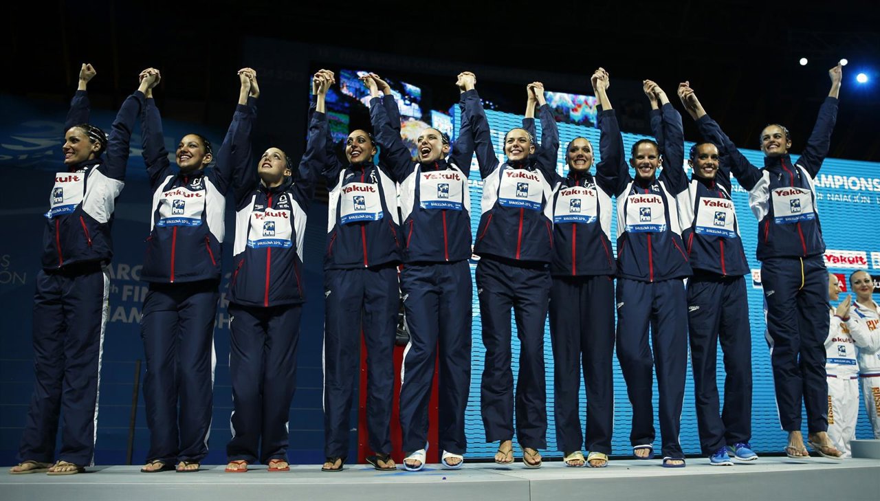 España celebra la plata en sincronizada combo libre