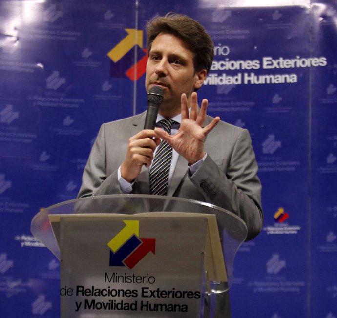 El ministro de Exteriores de Ecuador, Guillaume Long