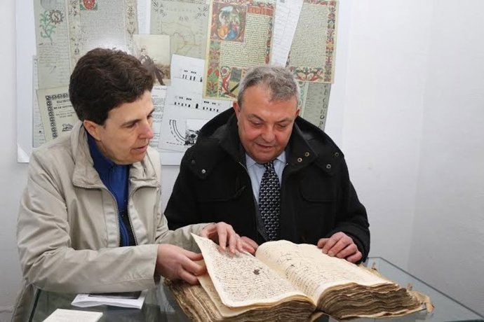 Alcalde y Córdoba en la presentación de documento