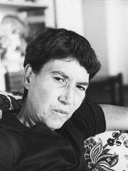 La escritora Natalia Ginzburg