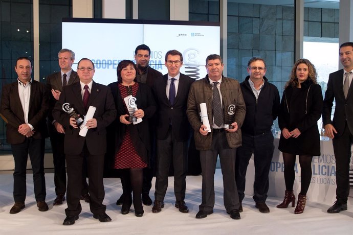 El presidente da Xunta, Alberto Núñez Feijóo, entre los premiados