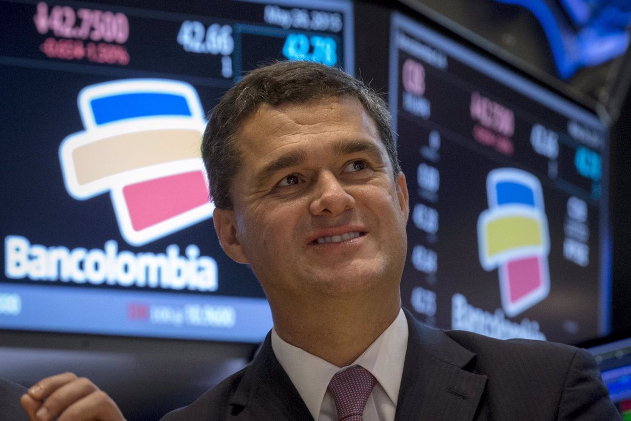 Renuncia a su cargo Carlos Raúl Yepes, presidente del mayor banco de Colombia
