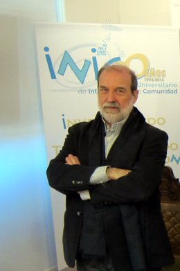 El director del INICO, Miguel Ángel Verdugo, en la USAL..