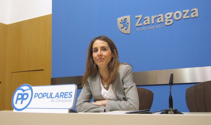 María Navarro (PP) en rueda de prensa en el Ayuntamiento de Zaragoza