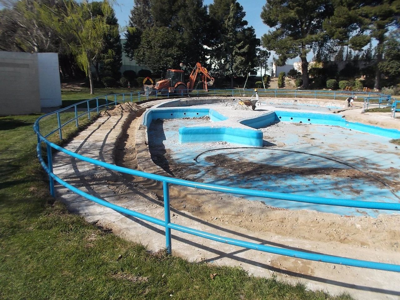 Las obras en la piscina de iniciación de Fuentes de Ebro ya han comenzado