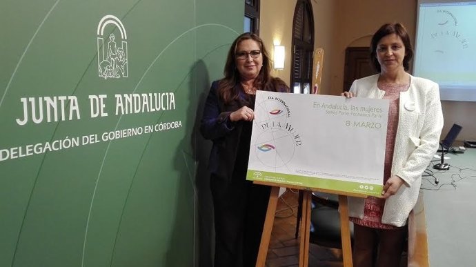 Luna (izda.) y Díaz presentan la campaña